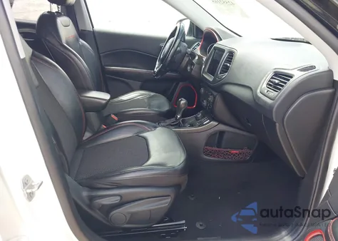 2020 Jeep Compass Trailhawk 4X4 z USA, uszkodzony, nr VIN 3C4NJDDB0LT195742